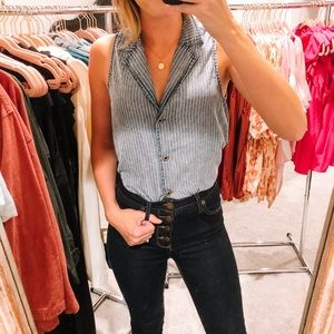 Women’s sleeveless button down top denim color NWT